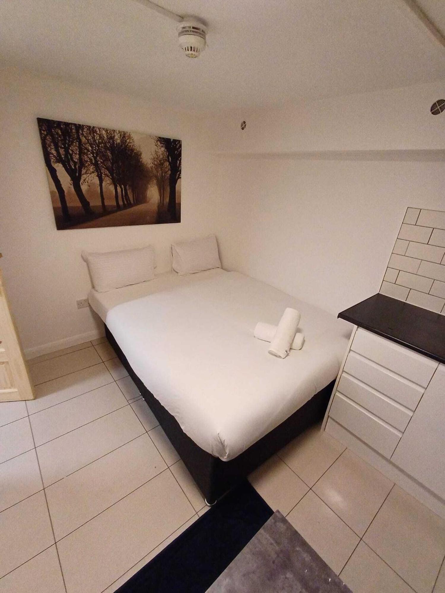 לונדון Modern Studios Queenspark חדר תמונה