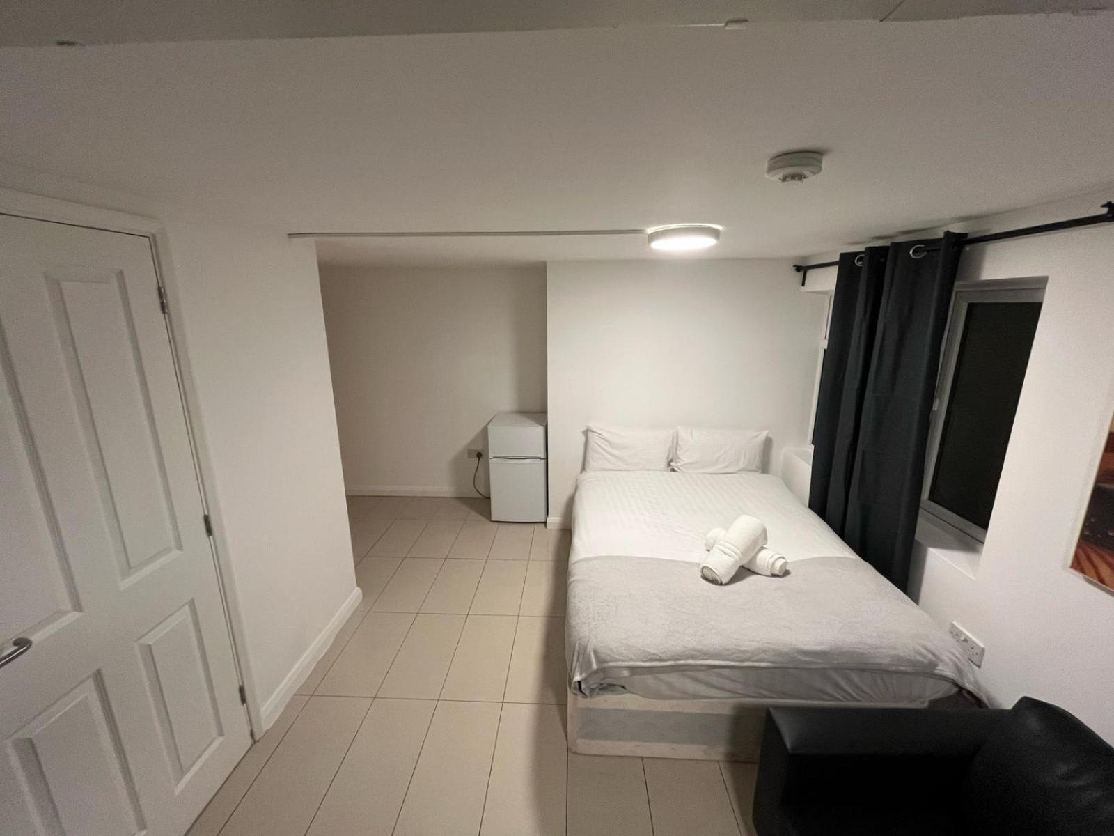לונדון Modern Studios Queenspark חדר תמונה